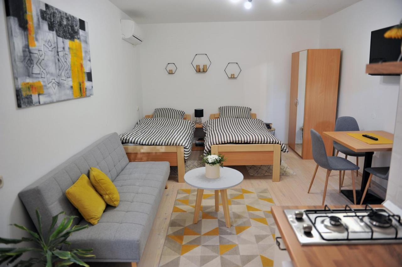 Studio Apartman Bandb Dakovo Exterior foto