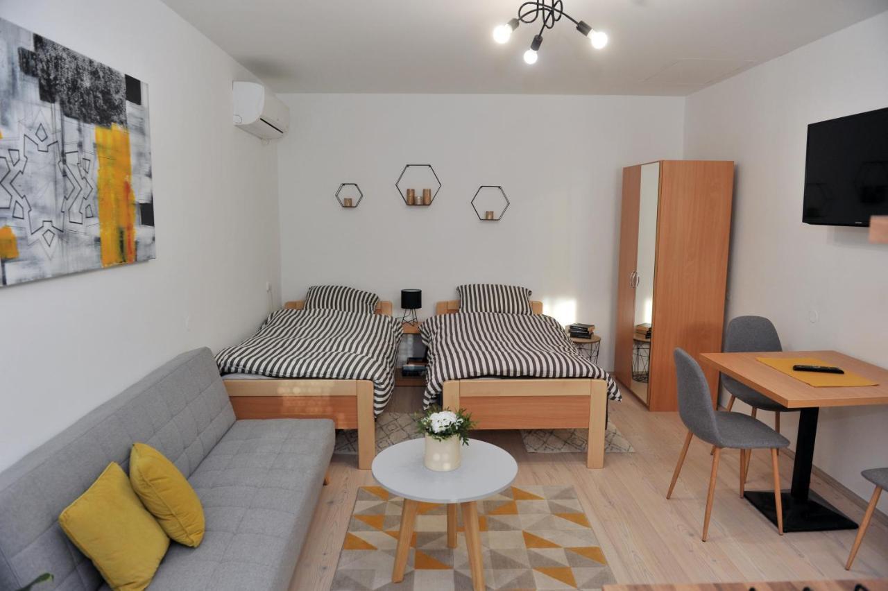 Studio Apartman Bandb Dakovo Exterior foto